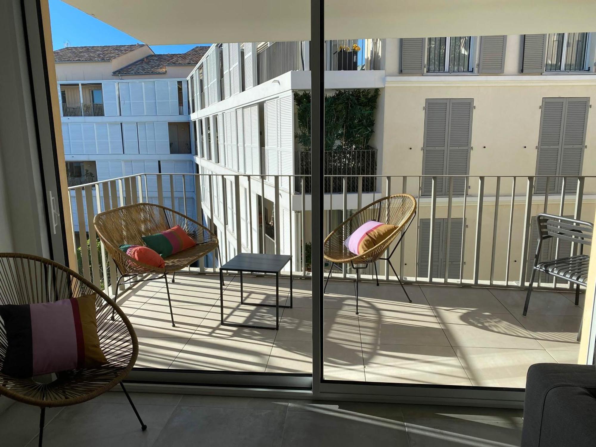 Fabulous Two-bedroom With Parking * Antibes