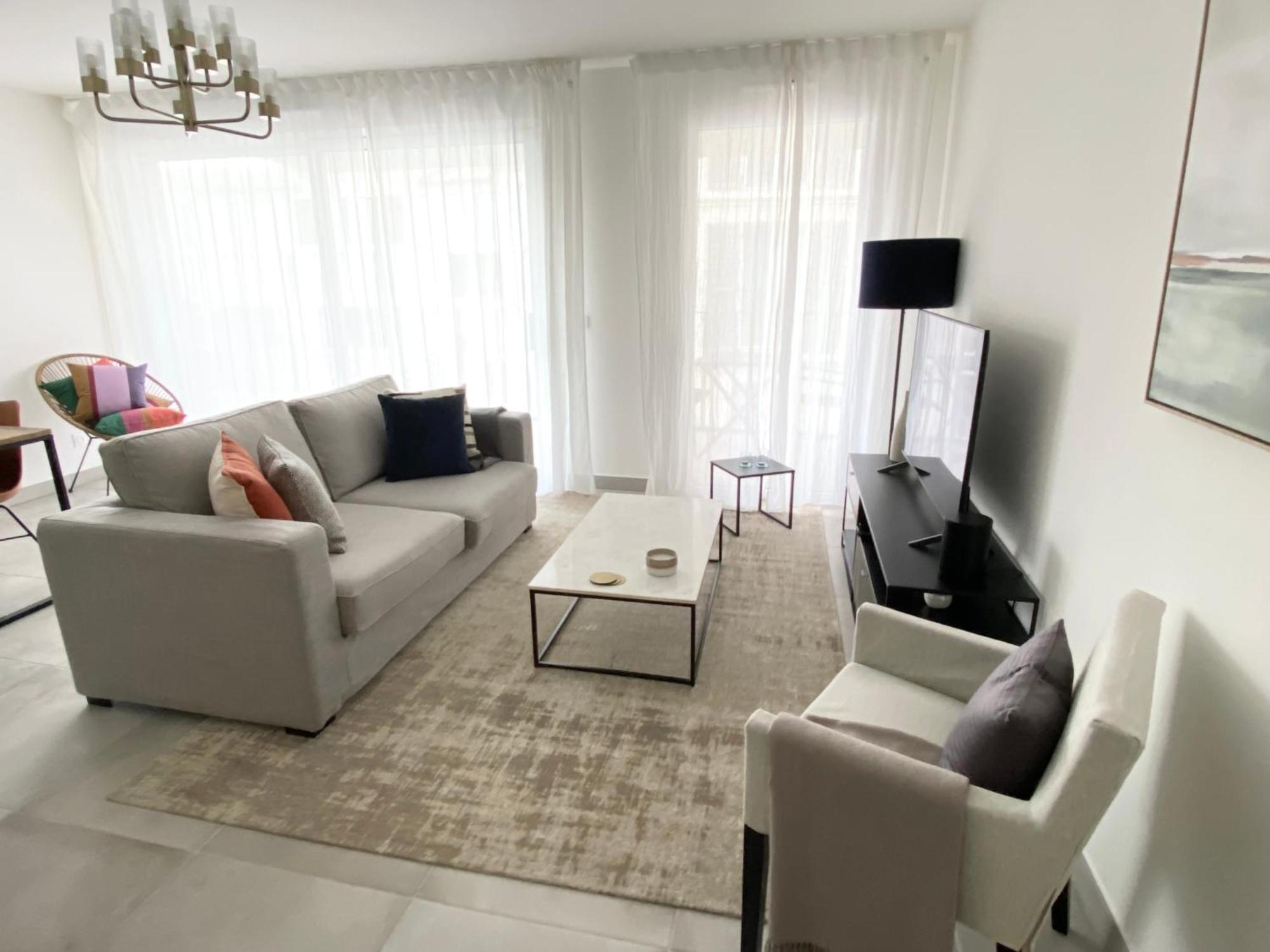 Fabulous Two-bedroom With Parking *