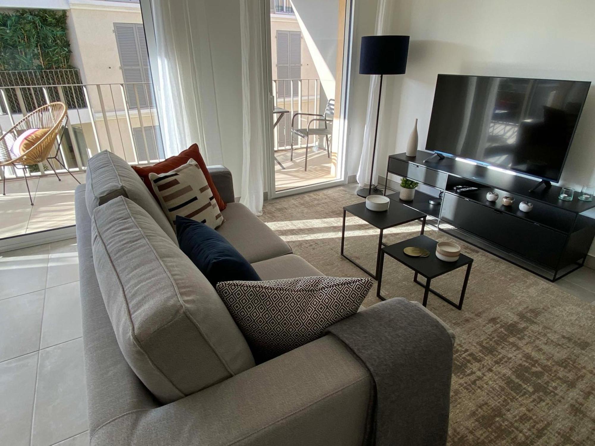 Fabulous Two-bedroom With Parking Apartment