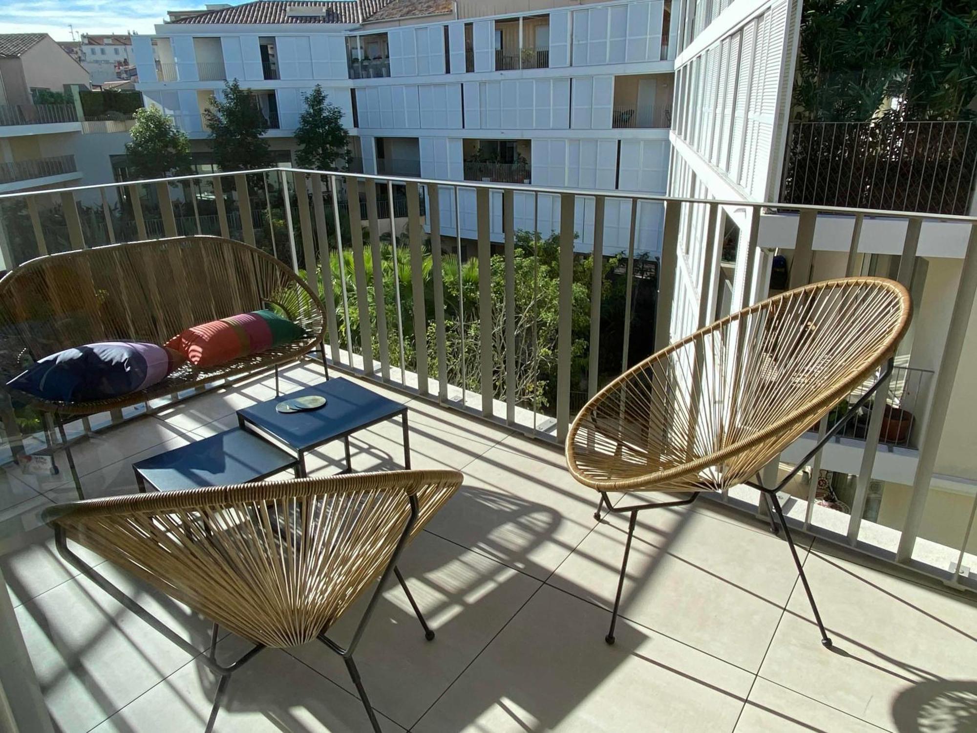 Fabulous Two-bedroom With Parking