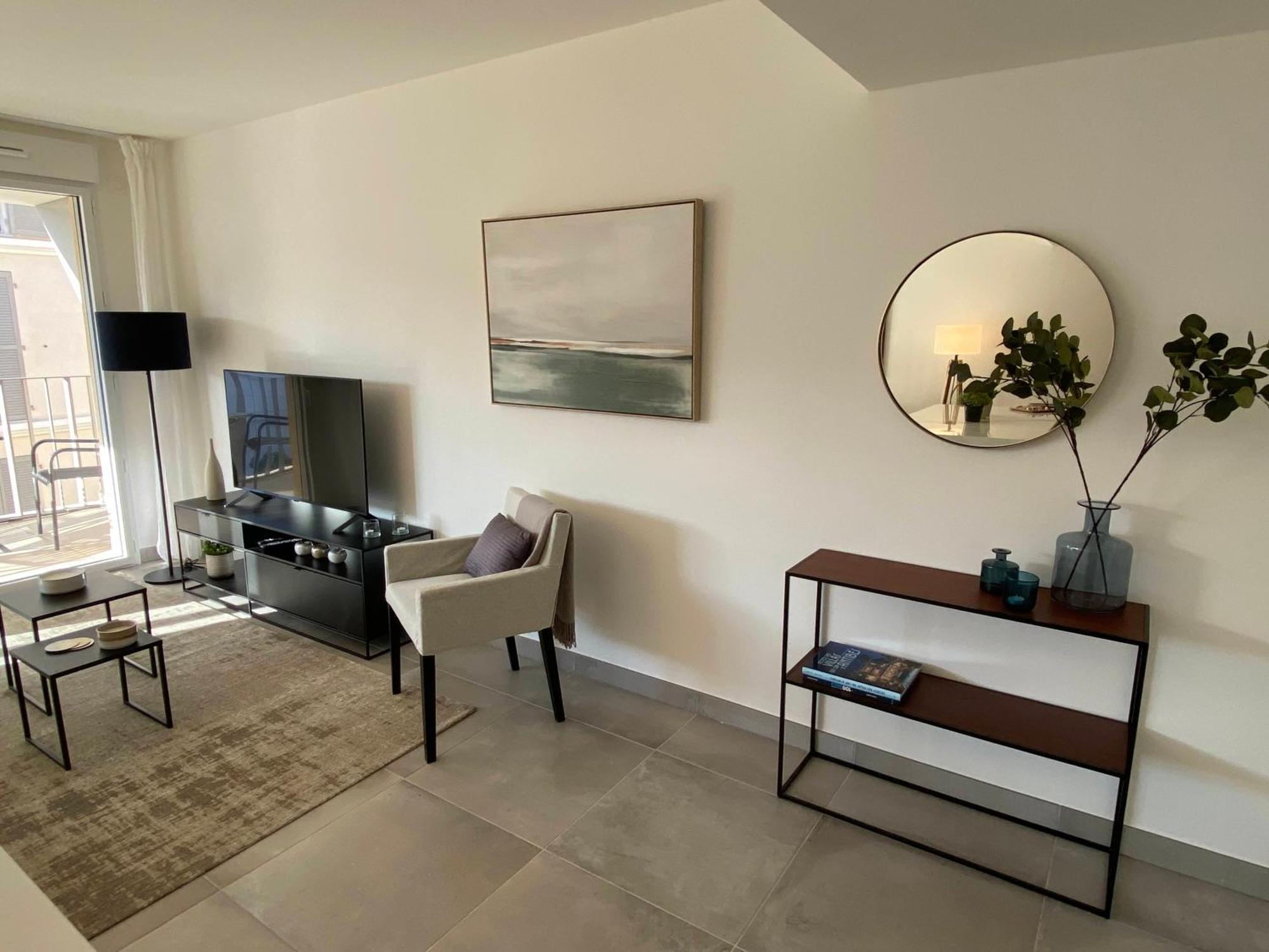 Fabulous Two-bedroom With Parking