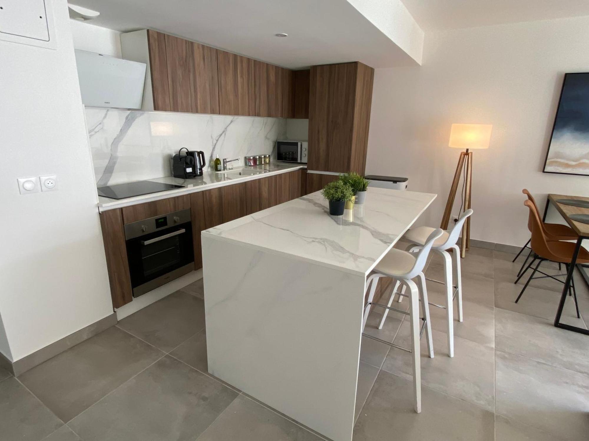 Fabulous Two-bedroom With Parking * Antibes